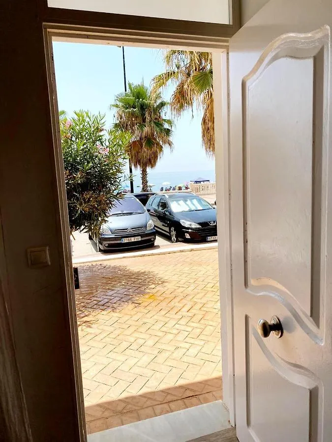 Beachfront Two-Bedroom Apartment In Fuengirola