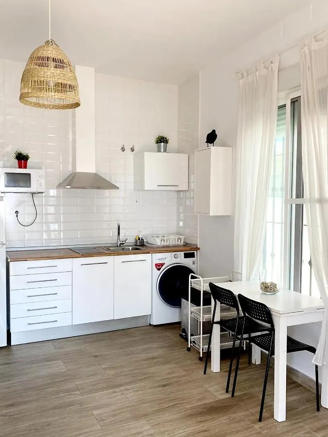 Beachfront Two-Bedroom Apartment In פואנגירולה ספרד