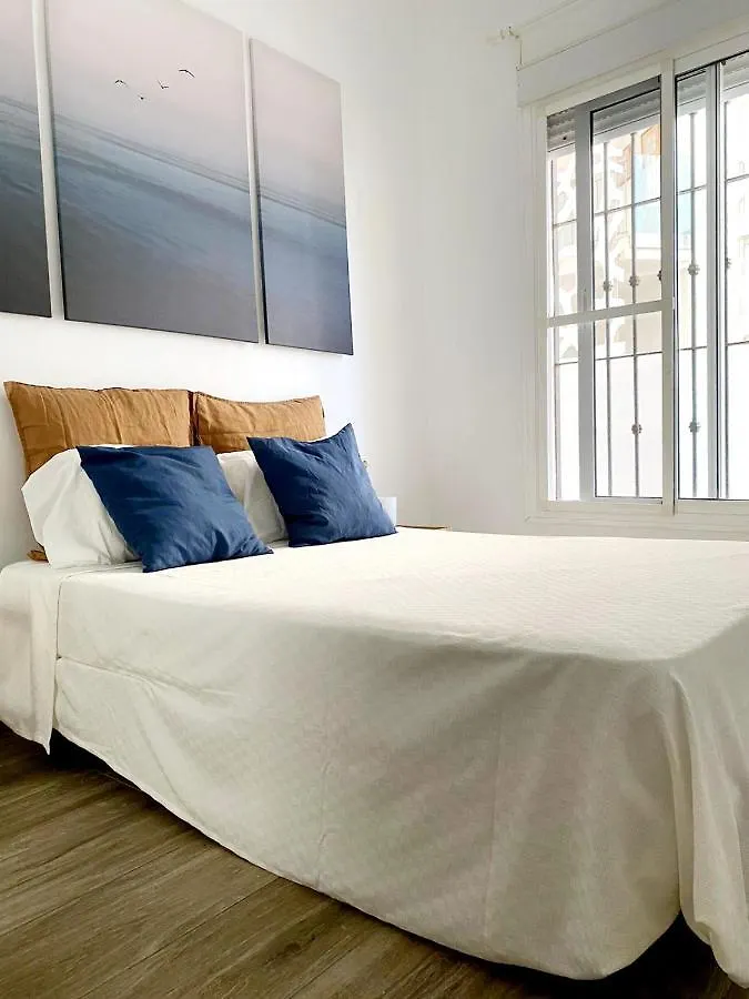 Beachfront Two-Bedroom Apartment In פואנגירולה