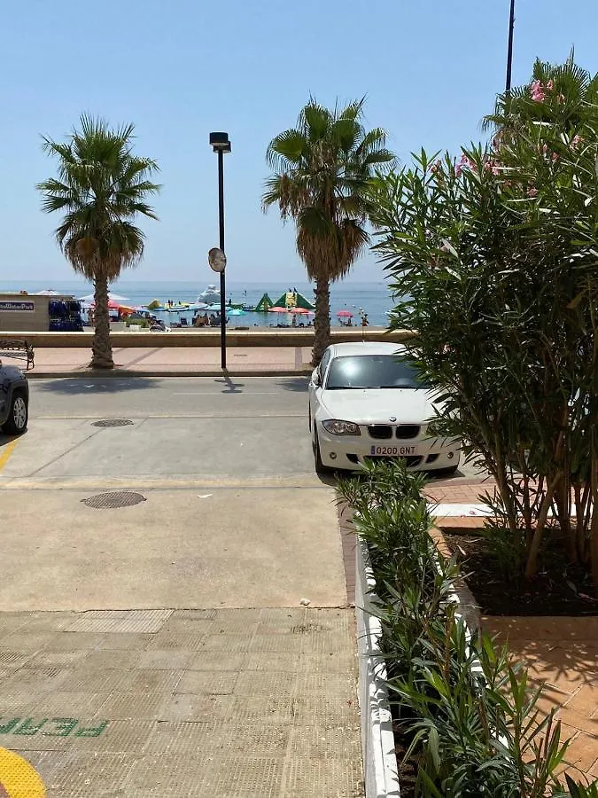 Beachfront Two-Bedroom Apartment In פואנגירולה